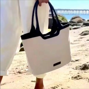 Rachel Zoe Capri Tote - The perfect canvas tote for summer or holiday NEW